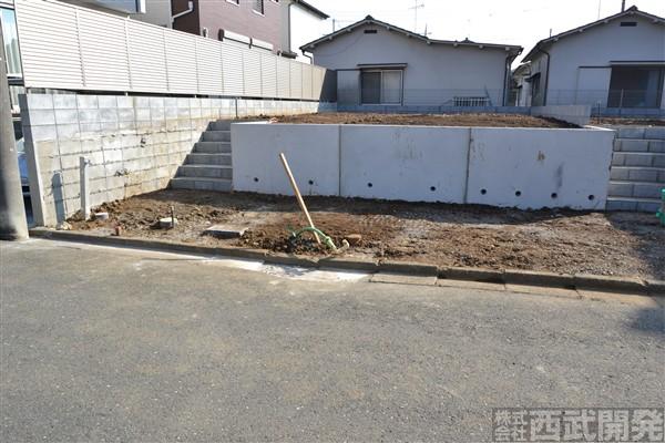 Local appearance photo. A Building