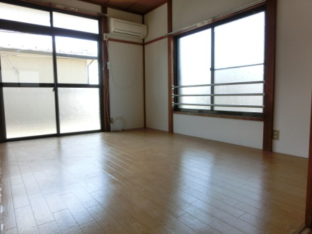 Other. 6 Pledge Western-style. Bright living room of the two-sided lighting, Better ventilation