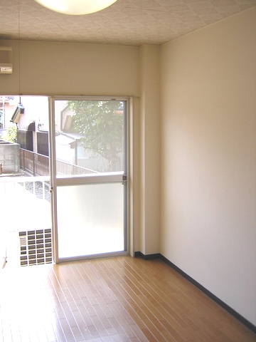 Other room space. Western-style 6 Pledge ・ There shutter the windows.