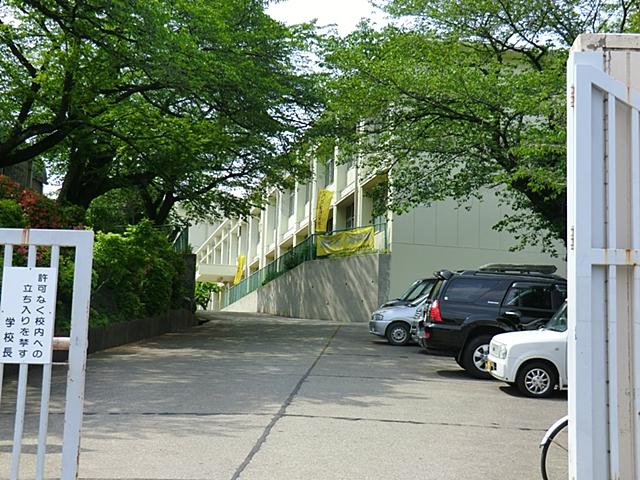 Junior high school. Tokorozawa until municipal Yamaguchi Junior High School 890m