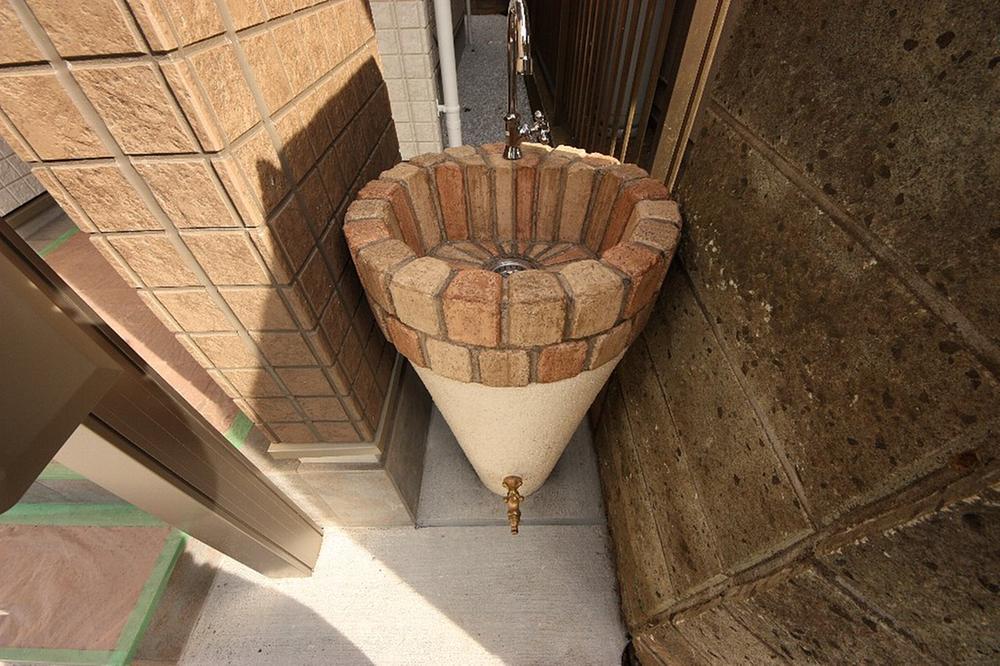 Local appearance photo. Outside water This is useful likely to watering of the car wash and Ueki 2013 December shooting