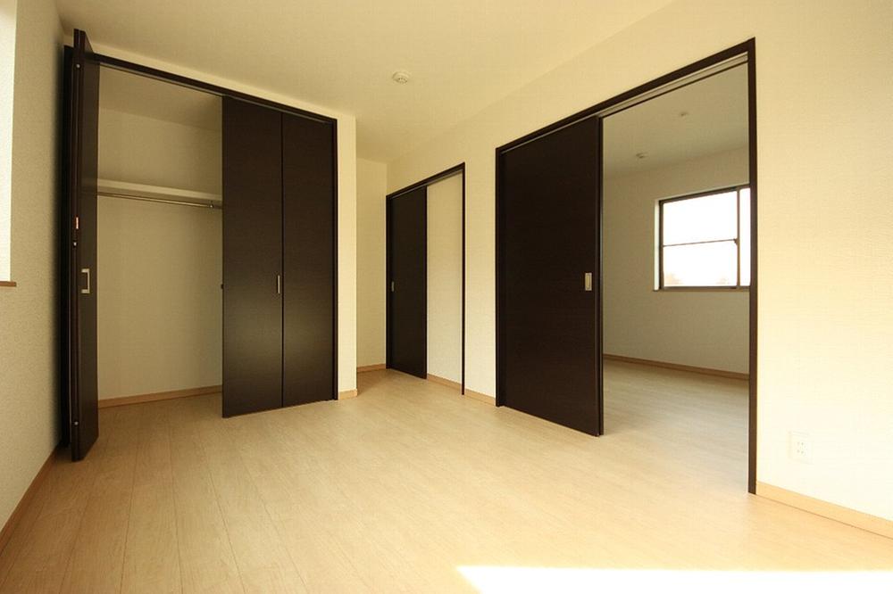 Non-living room. 2nd floor 6.5 Pledge Western-style It has led Western-style 6 Pledge and the sliding door 2013 December shooting