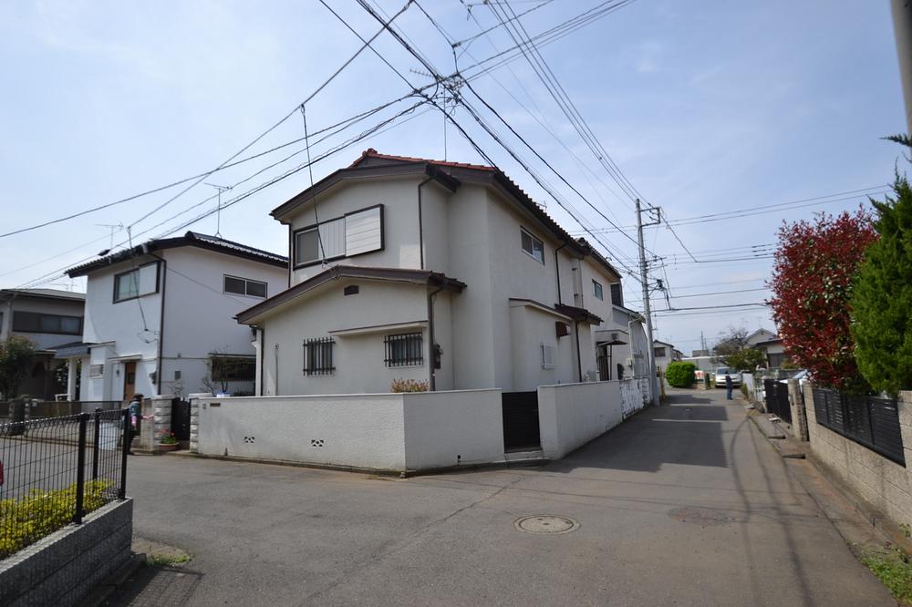 Local appearance photo. There is a very open feeling for the corner lot