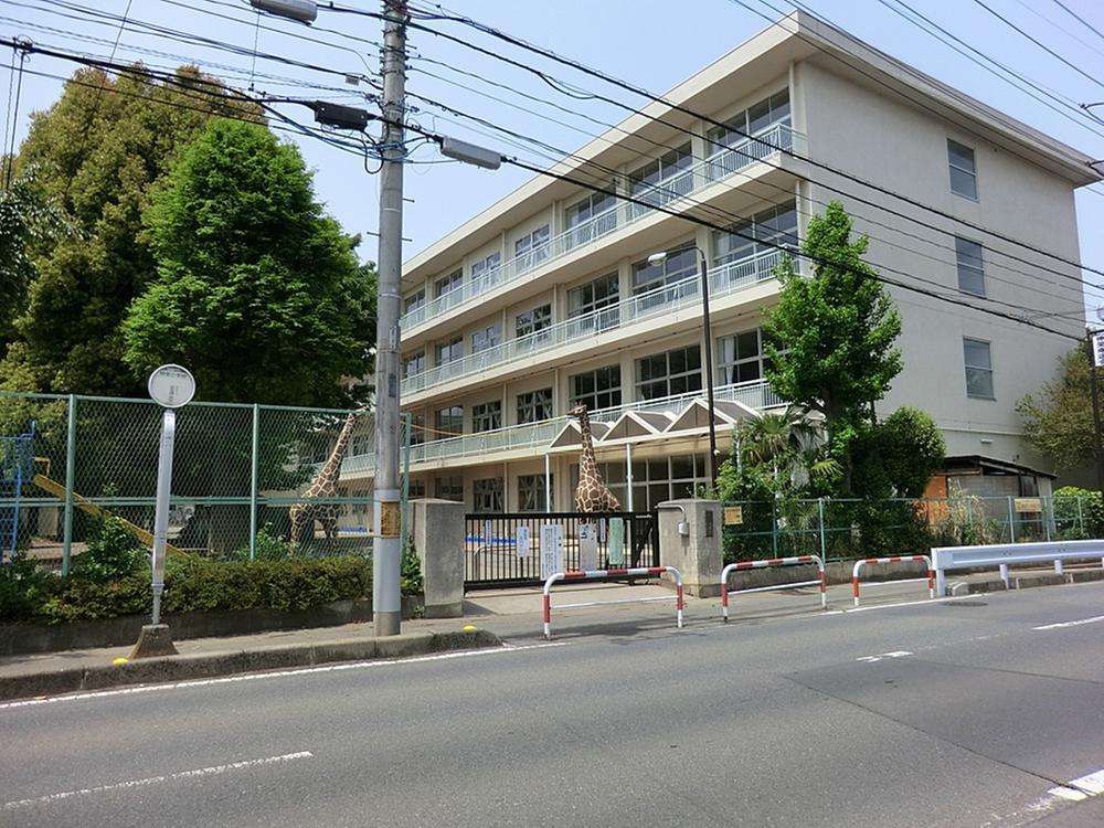 Primary school. ShinSakae until elementary school 610m