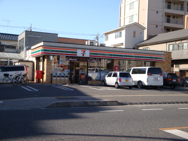 Convenience store. Seven-Eleven Tokorozawa Midoricho 4-chome up (convenience store) 319m