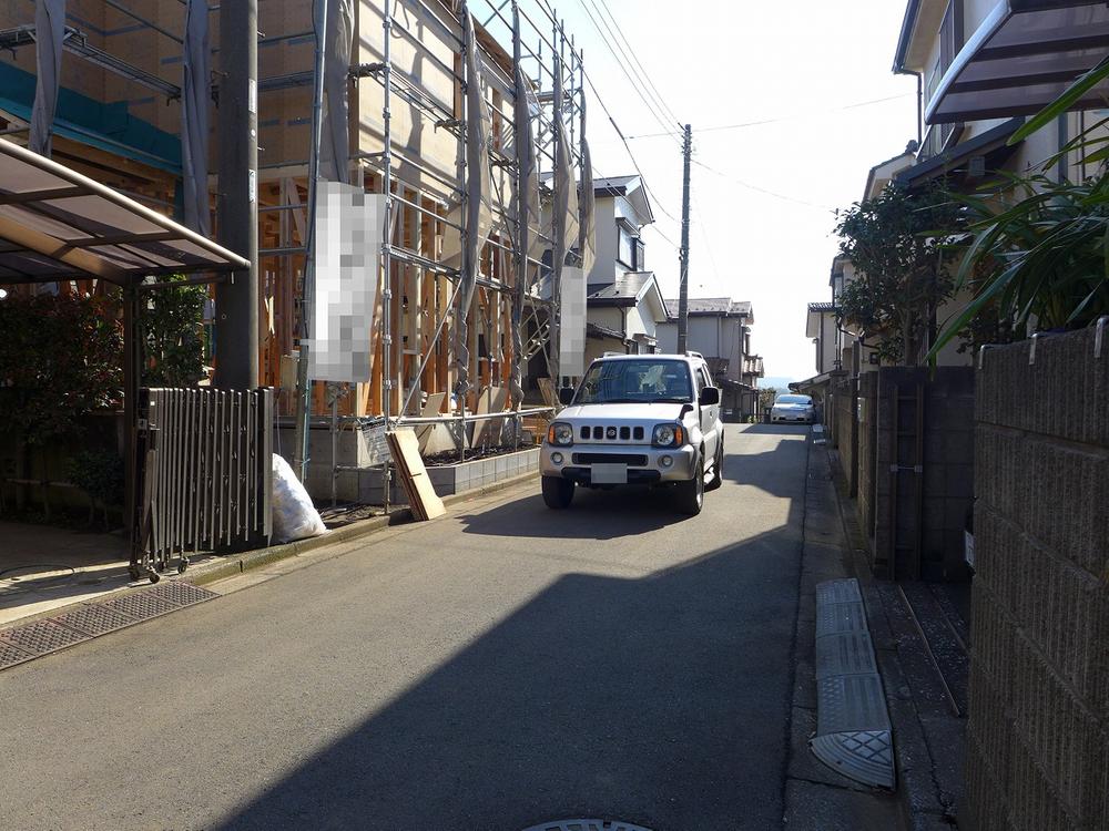 Local photos, including front road. Local under construction (November 16, 2013) Shooting