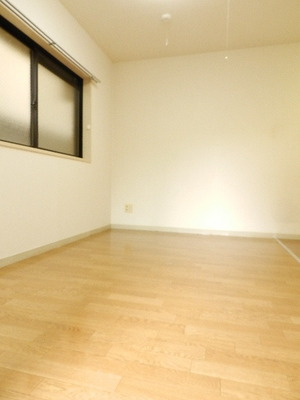 Living and room. Western-style 6 Pledge