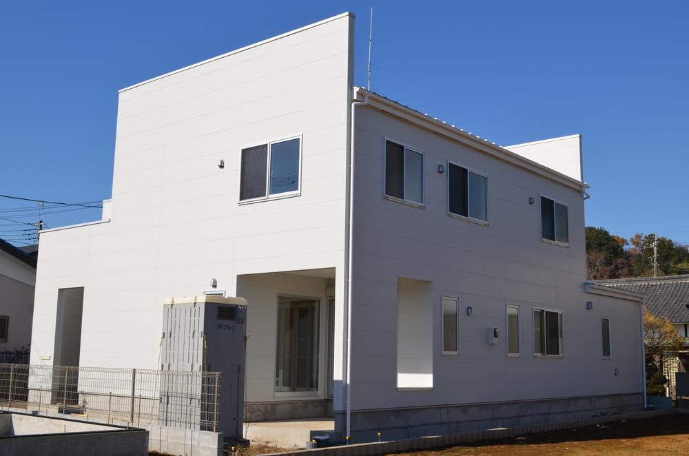 Local appearance photo. Local (12 May 2013) Shooting