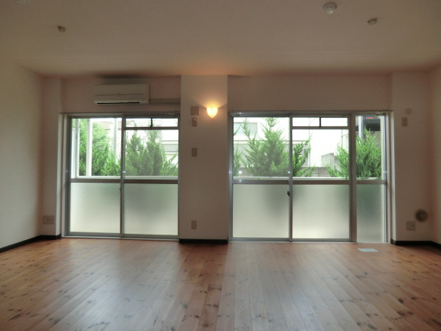 Living and room