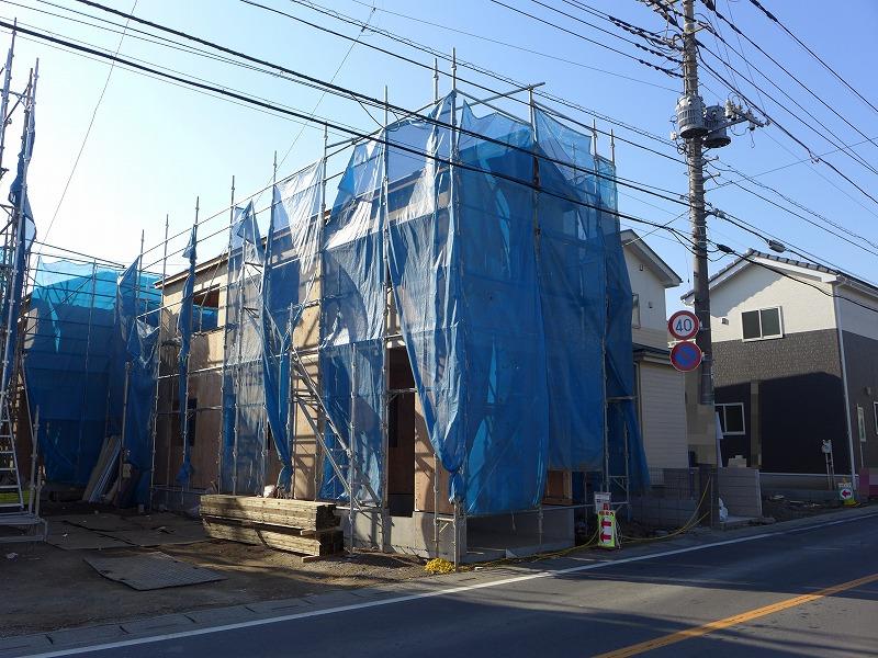 Local photos, including front road. Local (December 6, 2013) Shooting