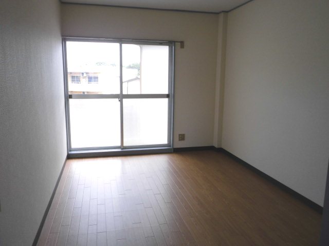 Other room space. 6 Pledge Western-style. Flooring of Western-style