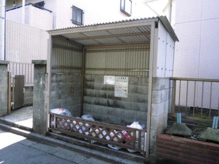 Other common areas. Private garbage yard
