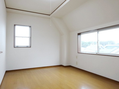 Other room space. Two-sided lighting!