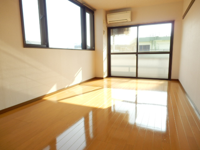 Living and room