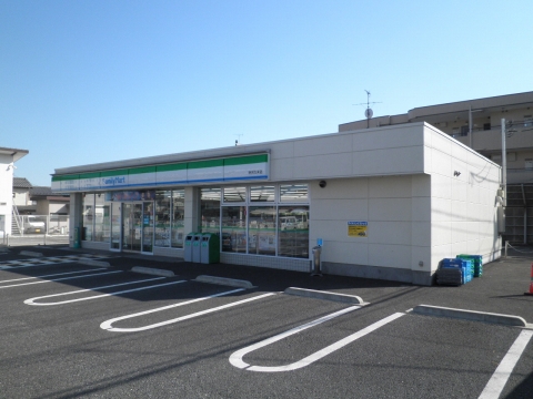 Convenience store. FamilyMart Tokorozawa Kume store up (convenience store) 53m