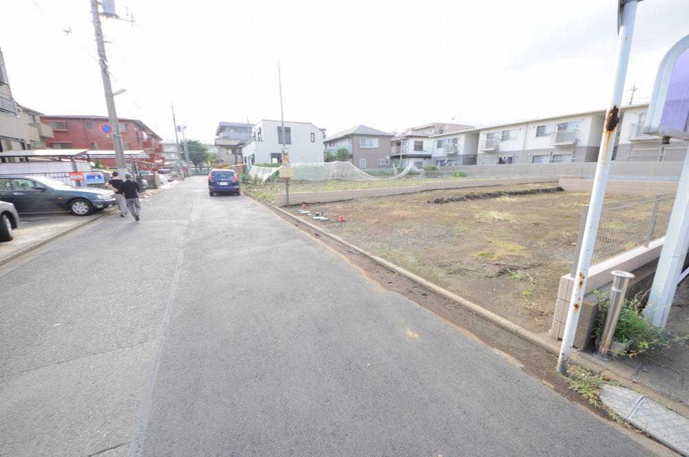 Local photos, including front road. Local (10 May 2013) Shooting