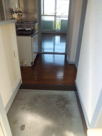 Living and room. Entrance right next to the kitchen there is space (photo another room)