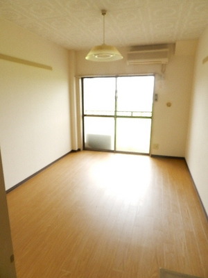 Living and room. Flooring! 