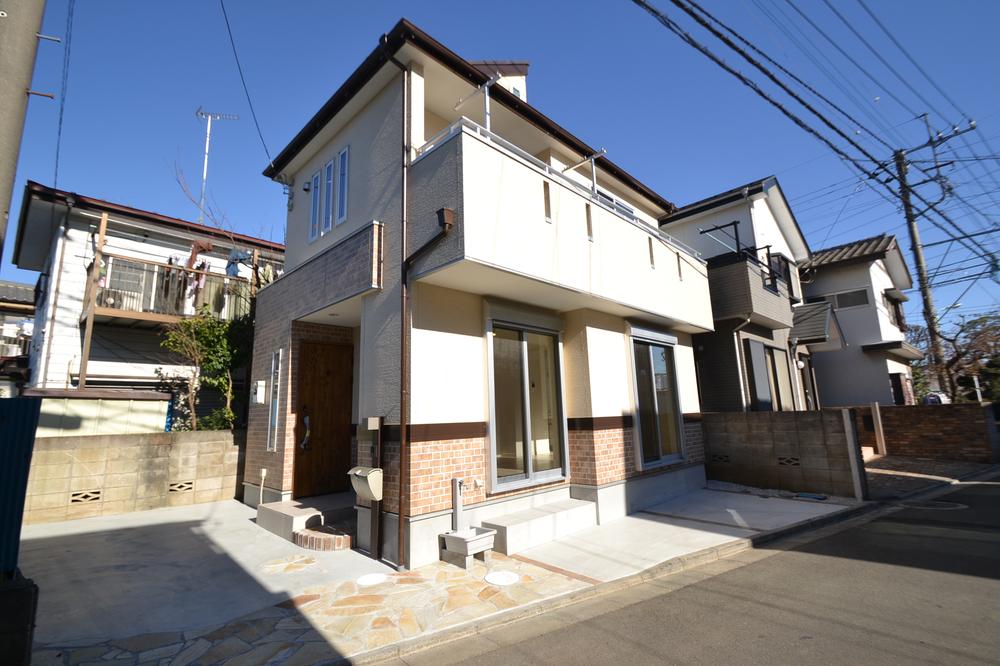 Local appearance photo. Local (12 May 2013) Shooting