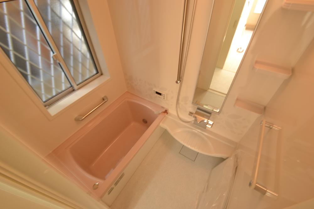 Bathroom. Indoor (12 May 2013) Shooting