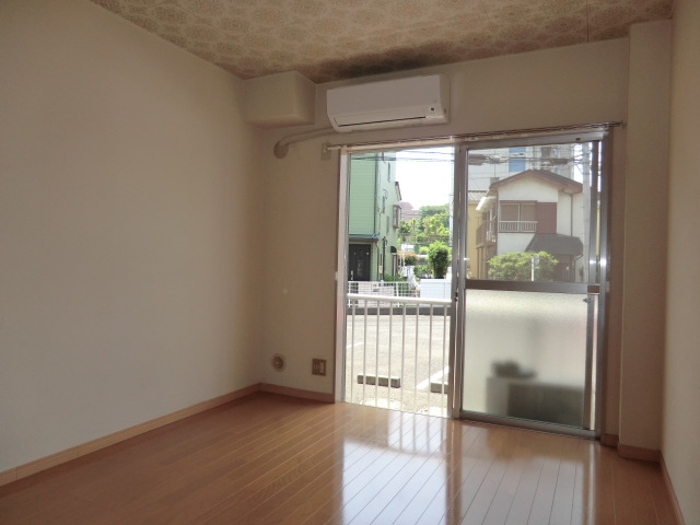 Living and room