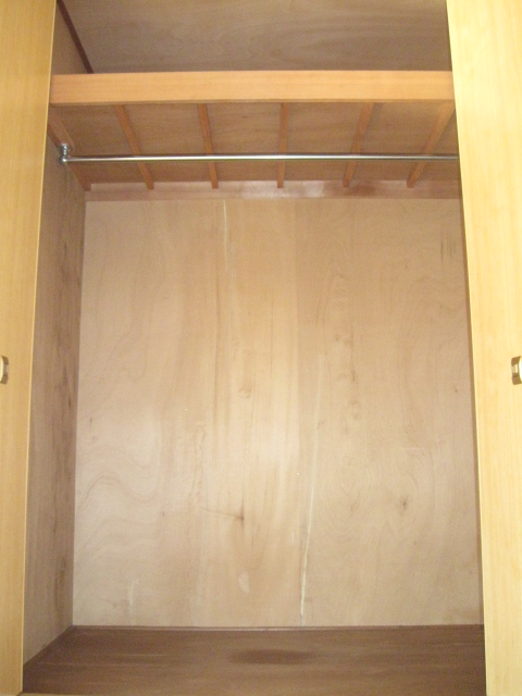 Receipt. Convenient clothes storage with a hanger pipe. It requires no chest of drawers