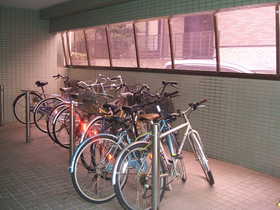 Other common areas. Bicycle-parking space ・ Roof Yes