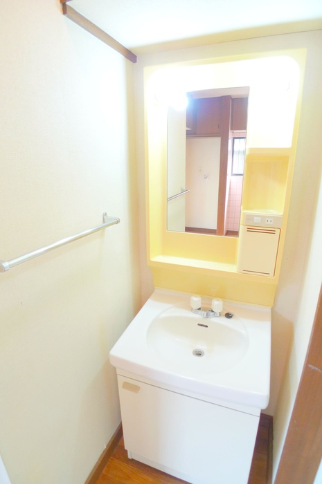Washroom. Popular independent wash basin