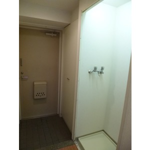 Entrance. Ceiling height of the shoe box ☆ 彡