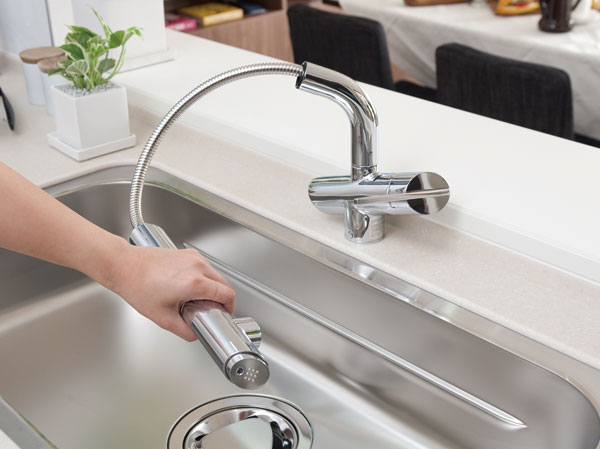 Kitchen.  [Water purifier integrated shower faucet] Hand shower faucet with a built-in water purifier. Switching can be easily, You can also clean the sink until every corner since pulled out the hose.