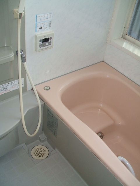 Bath. Tsui焚 possible Bathing