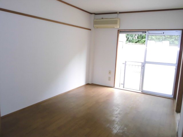 Living and room. Remove the sliding door, You can also use the renovated spacious and to LDK