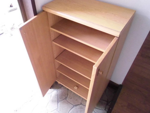 Receipt. Cupboard. There is also a shelf number stored securely