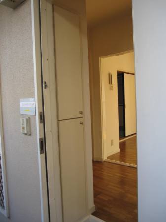 Entrance. The combined cupboard in entrance size.
