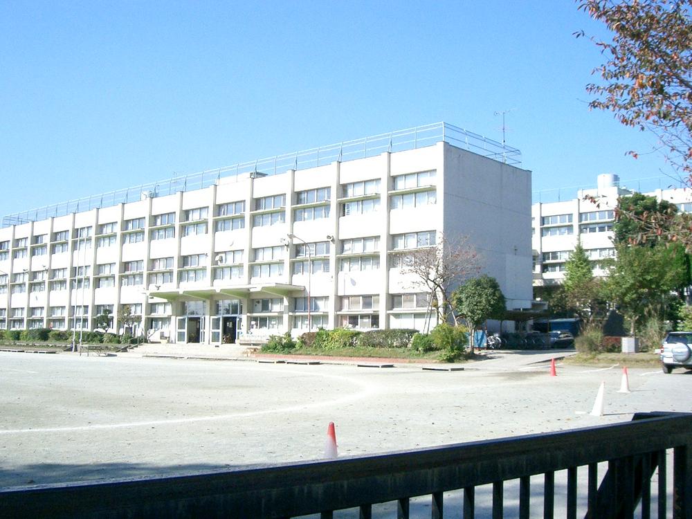 Primary school. Tokorozawa Municipal Kotesashi to elementary school 969m