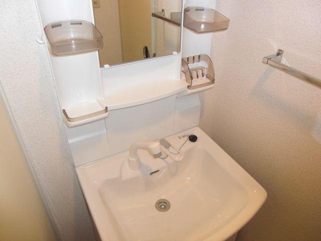 Washroom. Photo, It becomes a thing of 103, Room.