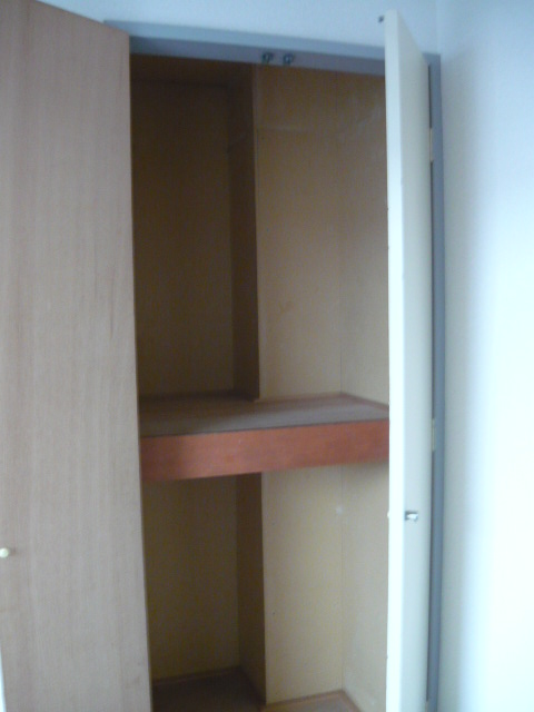 Receipt. Entrance of the storage. Convenient to the season goods storage.