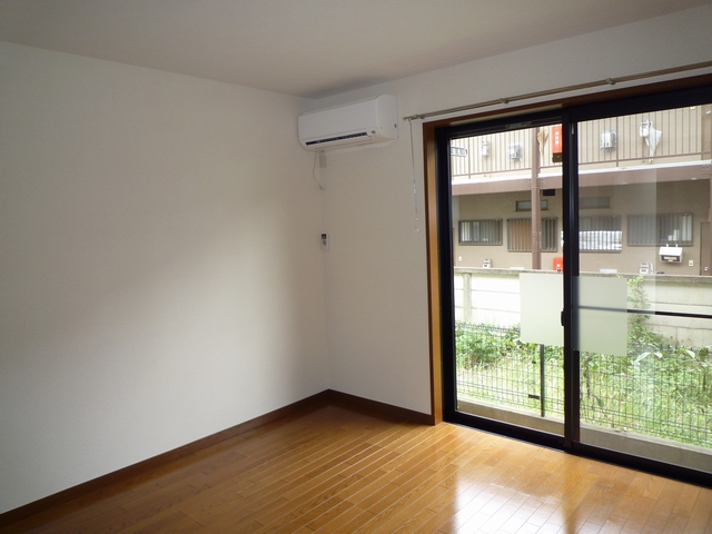 Other room space. There is air conditioning in the LDK
