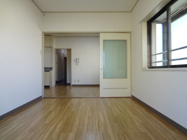 Living and room
