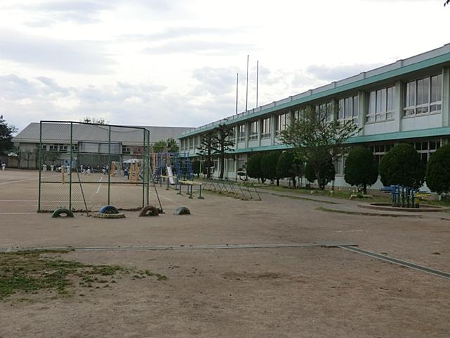Primary school. Tokorozawa Municipal Meiho to elementary school 1100m