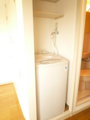 Other. All with automatic washing machine