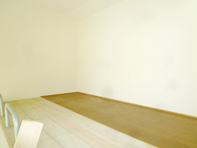 Other room space. Spacious loft