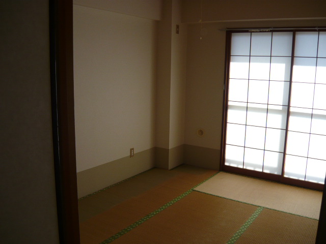 Other room space. Japanese-style room 6 tatami