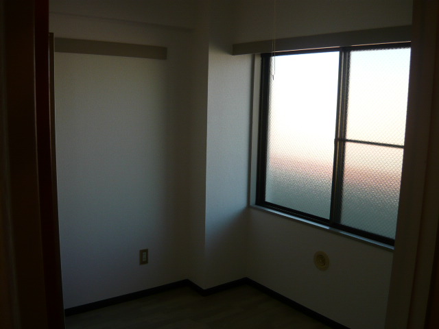 Other room space. Western-style 4.5 tatami