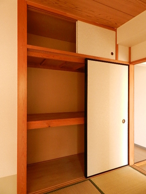 Receipt. Japanese-style closet