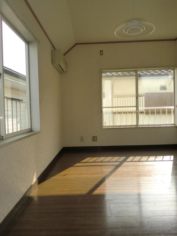 Living and room. 206, Room
