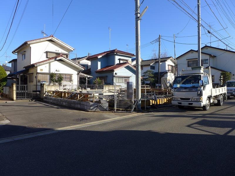 Local photos, including front road. Local (December 21, 2013) Shooting