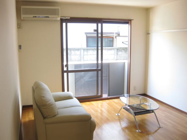 Living and room