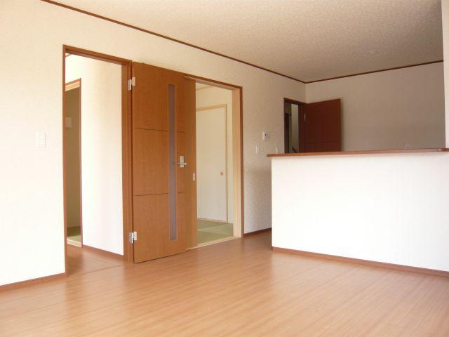 Same specifications photos (living). Same specifications