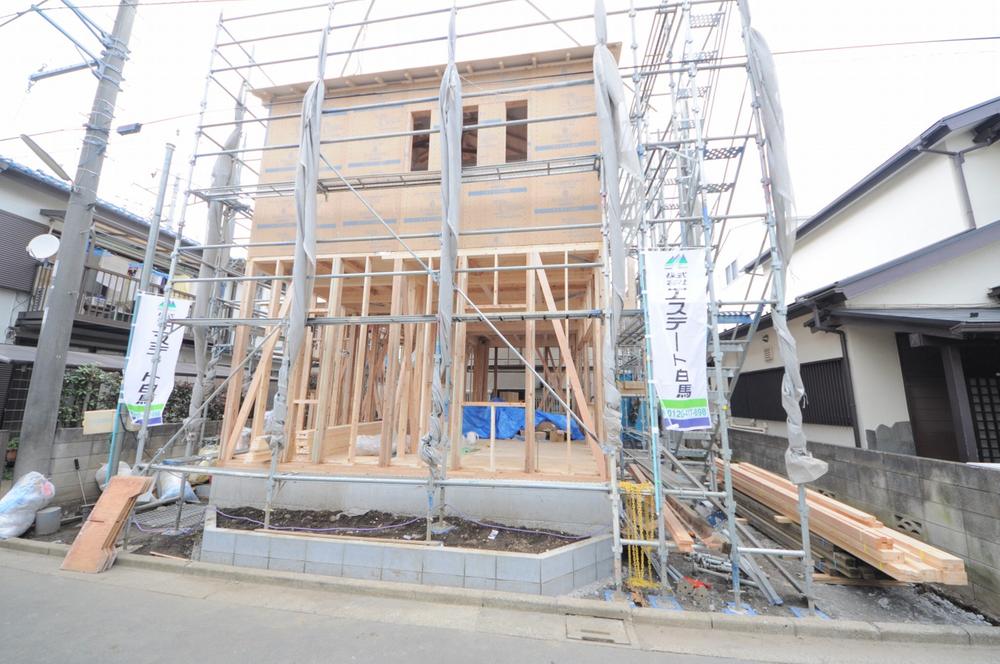 Local appearance photo. Local (11 May 2013) Shooting